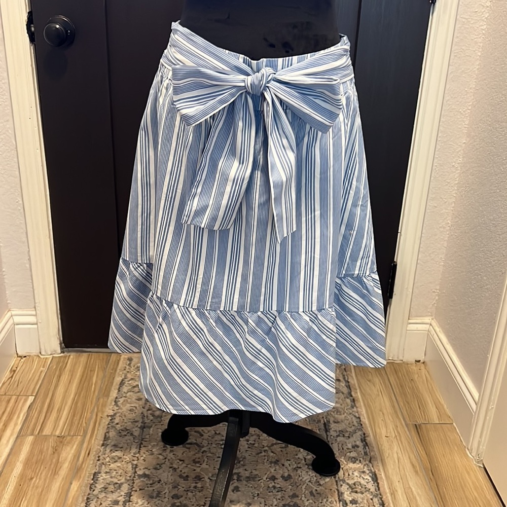 J Crew Ruffle skirt with bow
